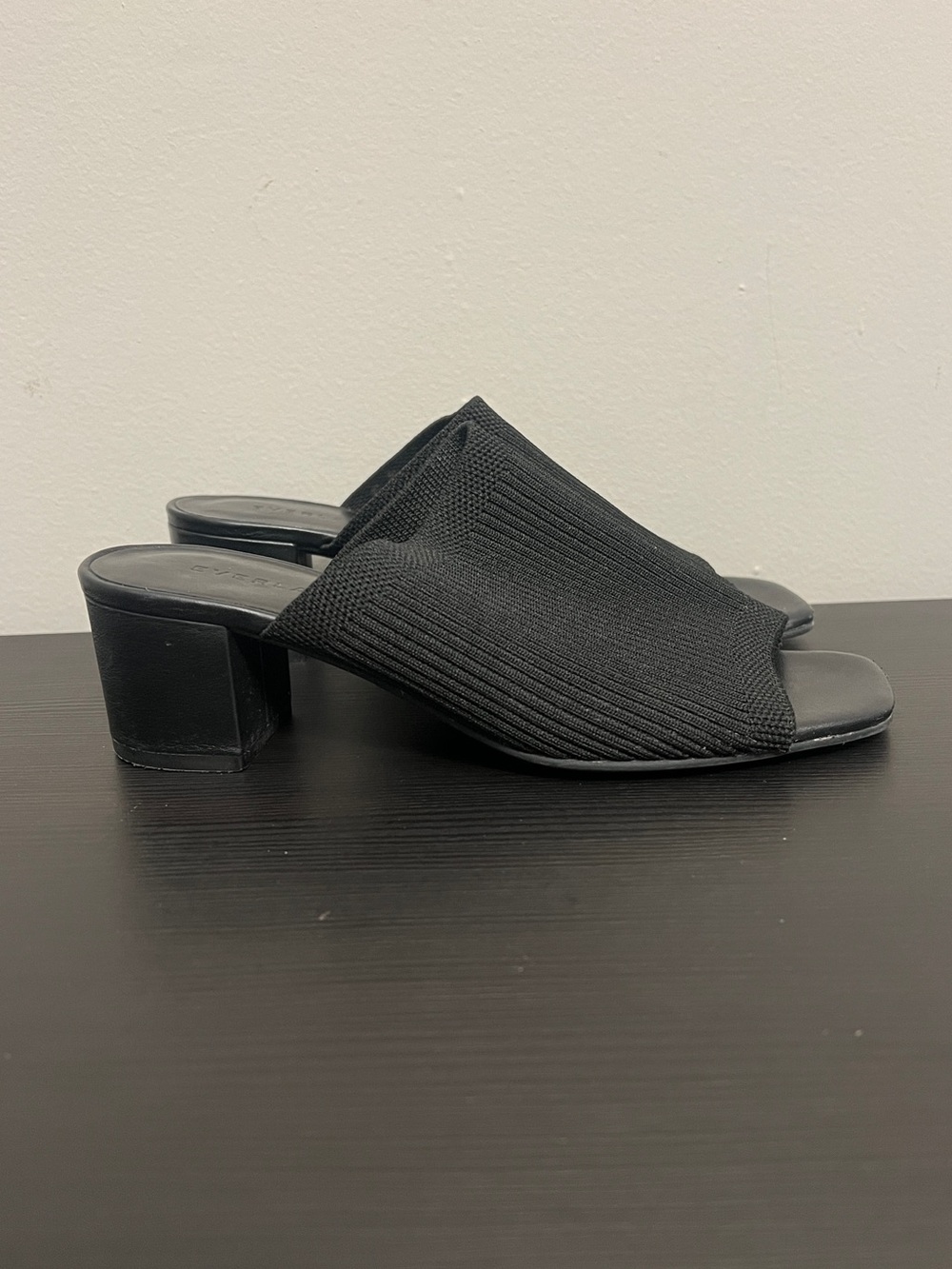 Everlane The Glove Mule in Reknit Size 6.5 Black Heel Sandal Neutral - Picture 4 of 15